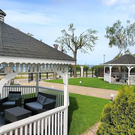 Lido Dom Przy Plazy Bed & Breakfast 4*